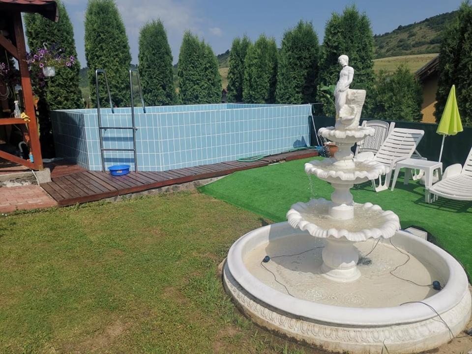 Hotel Stars Livezeni Ivanesti Exterior foto