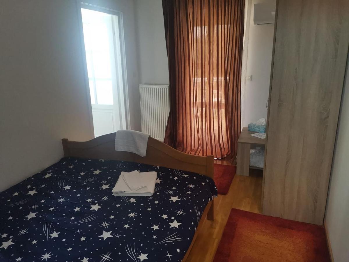 Hotel Stars Livezeni Ivanesti Exterior foto