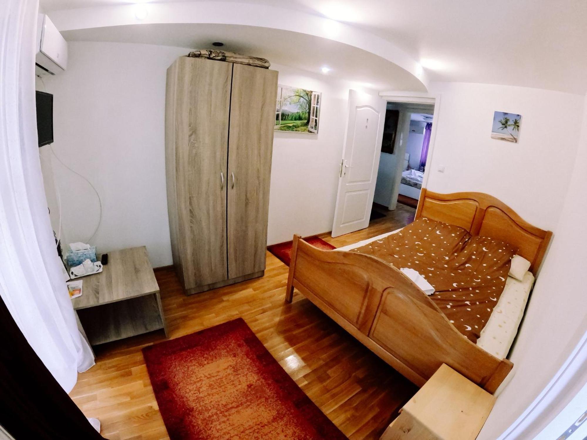 Hotel Stars Livezeni Ivanesti Exterior foto